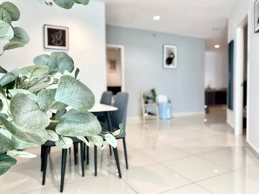 Mansion One Suites - Seaview Modern 2 Bedroom Suites George Town