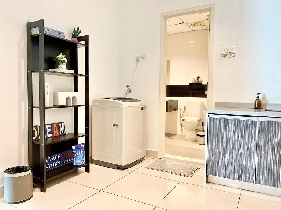 Mansion One Suites - Seaview Modern 2 Bedroom Suites George Town