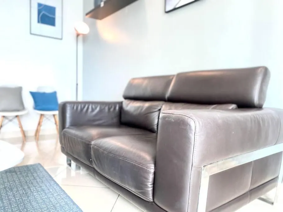 Mansion One Suites - Seaview Modern 2 Bedroom Suites George Town 0*,  Malesia